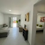 Apartment Lovely 2-bedroom Apartment, Newly Renovated