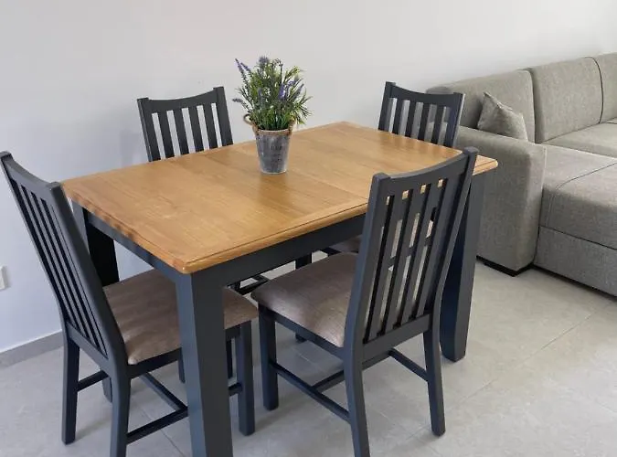 Daire Lovely 2-bedroom Apartment, Newly Renovated